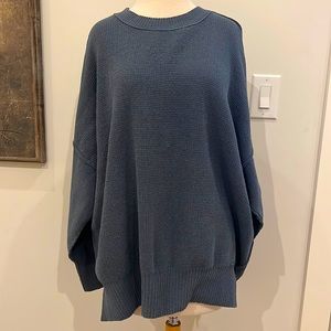 Abercrombie & Fitch Blue Sweater